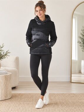 Lululemon Down Right Cozy Pullover
Black Goose Down Feathers Warm Size 4 Hoodie